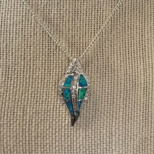 925 Silver - Shell Pendant with Opal